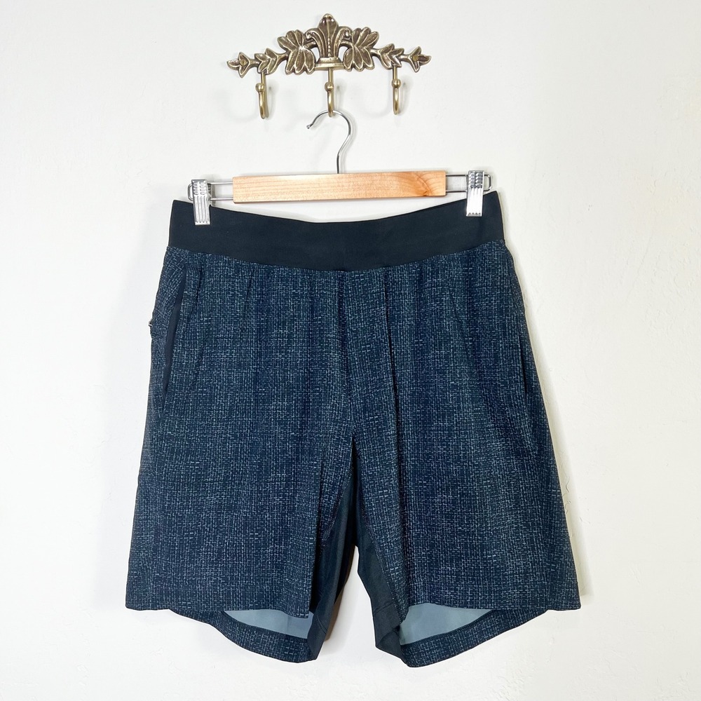 Lululemon Shorts Mens T.H.E. Athletic Grid Print Black Gray Zipper Pocket Medium
